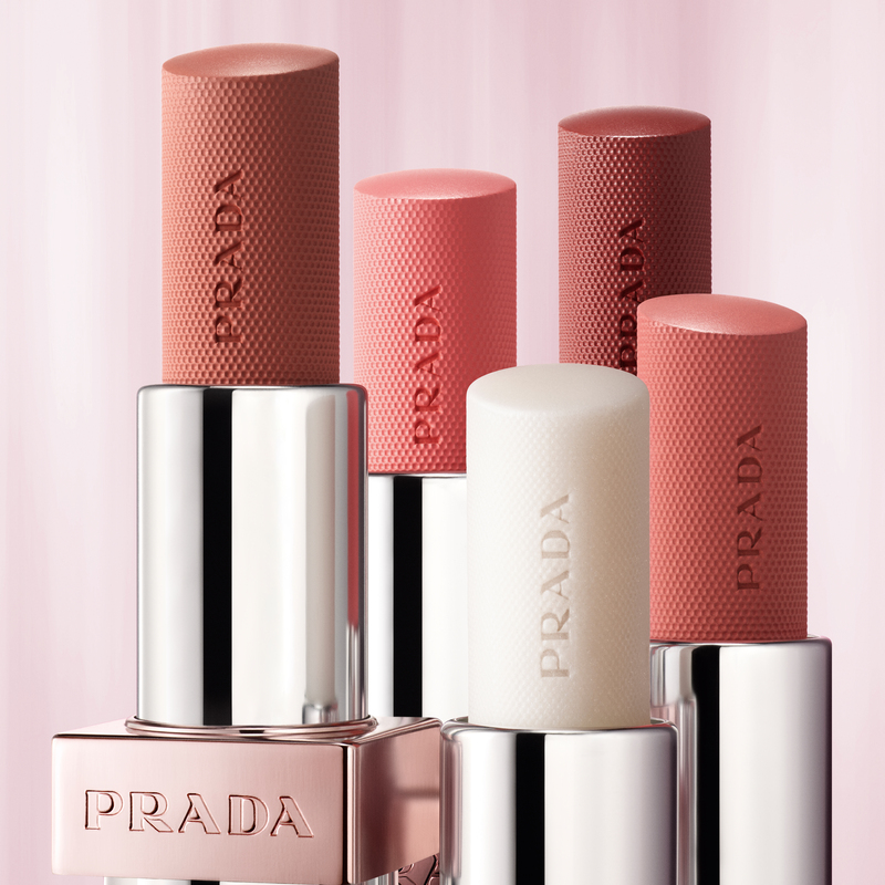 PRADA BEAUTY_ 光を纏う新リップバーム『プラダライト